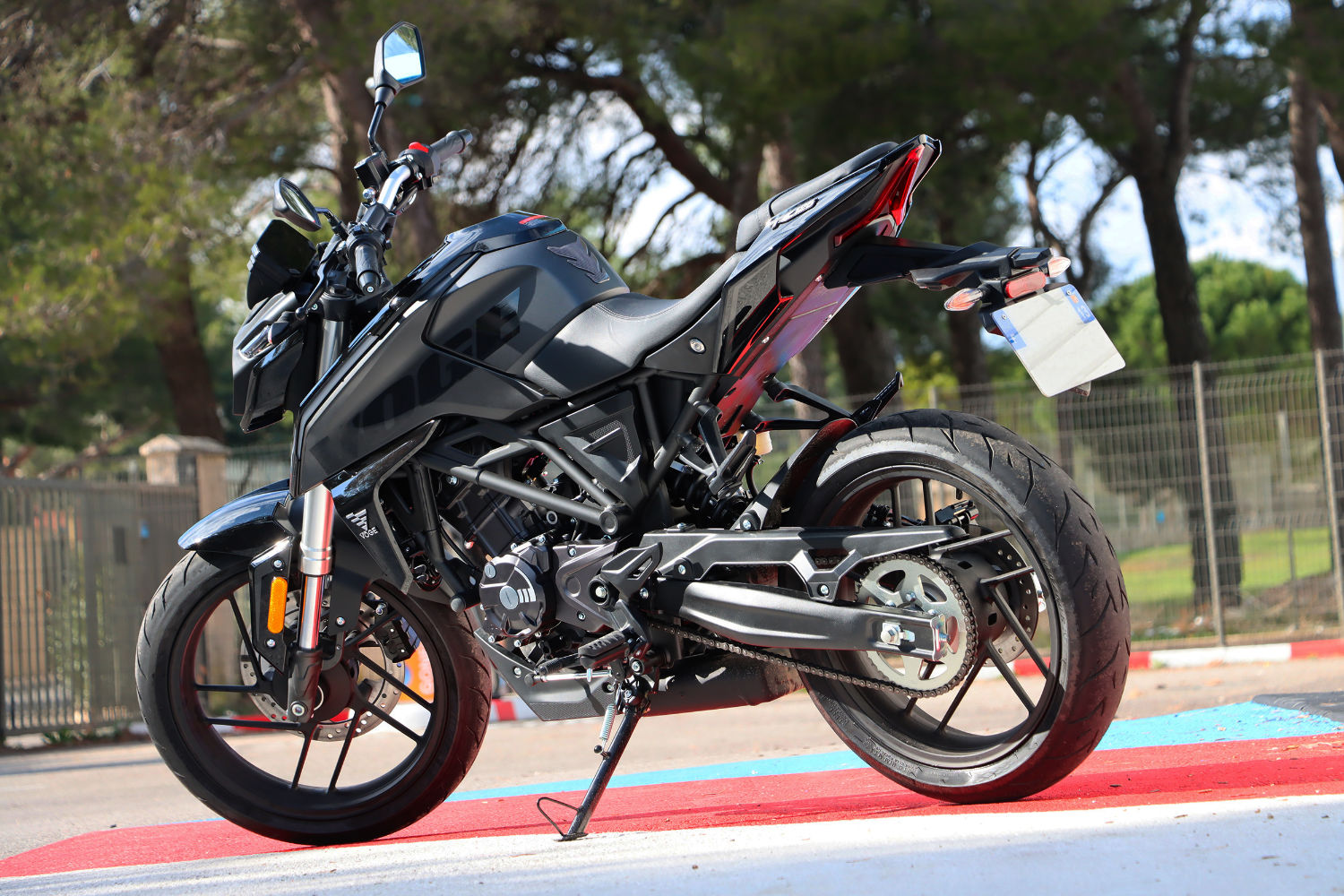 Moto Voge 125 vue de gauche