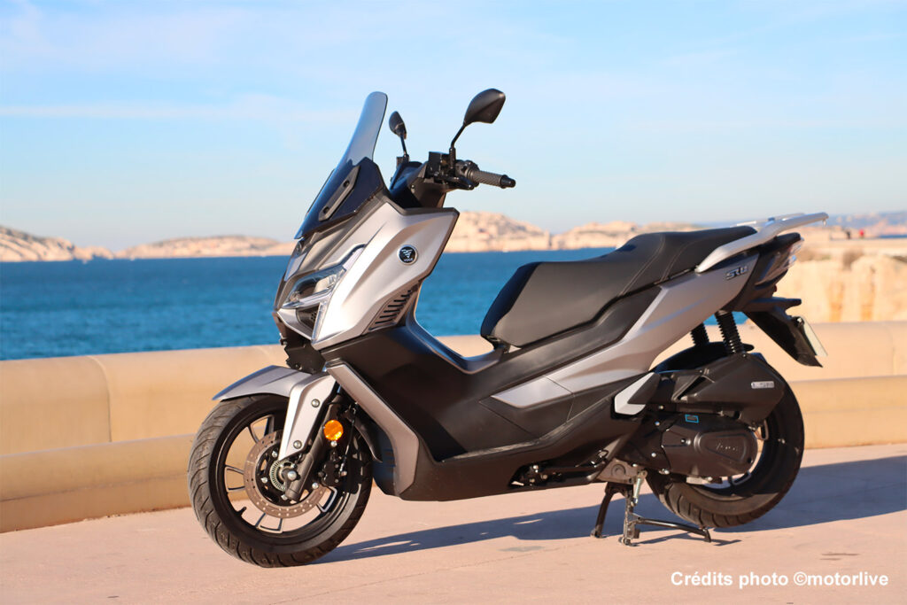 Scooter Voge SR1 vue de gauche version grise