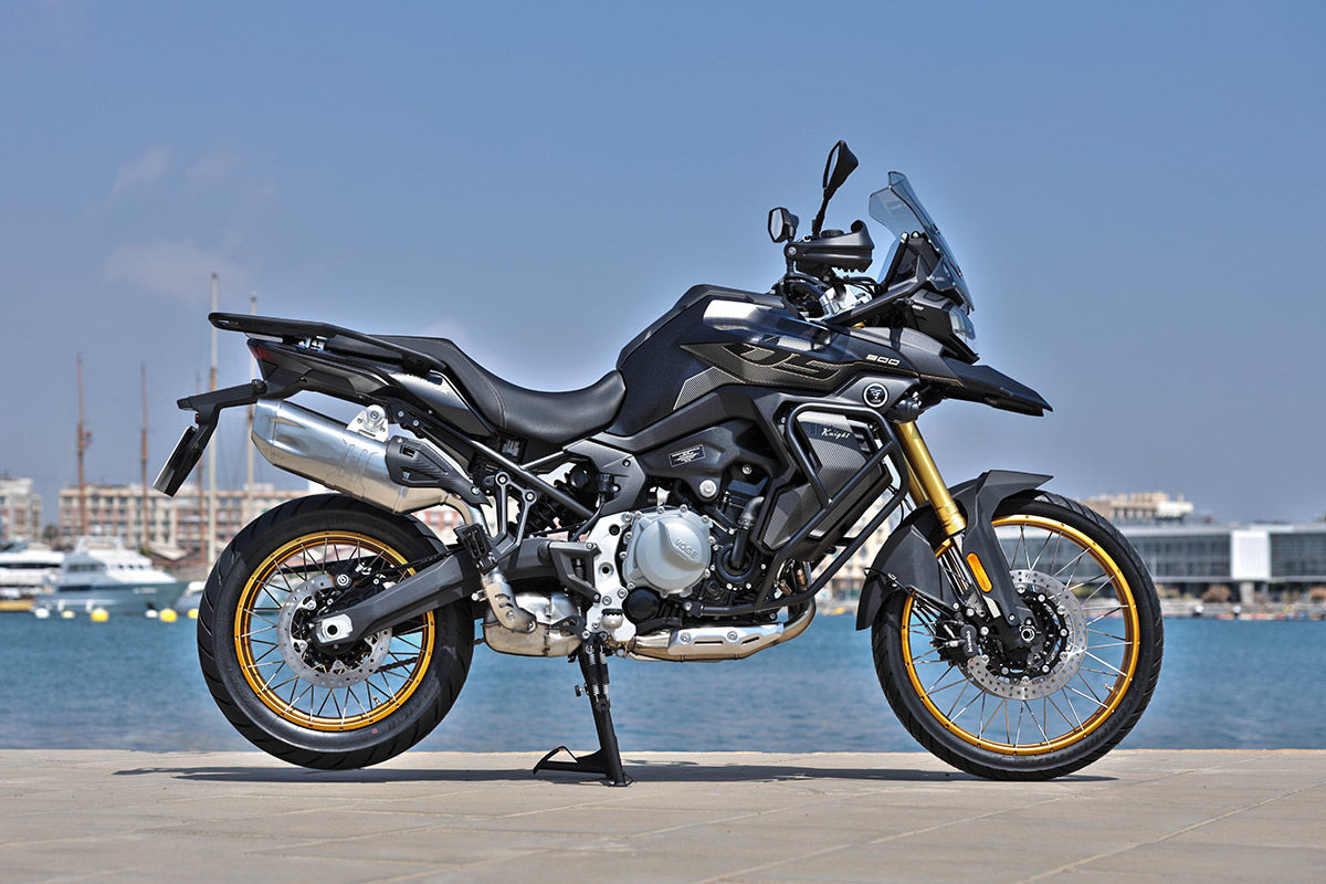 Moto Voge 900 DSX vue droite